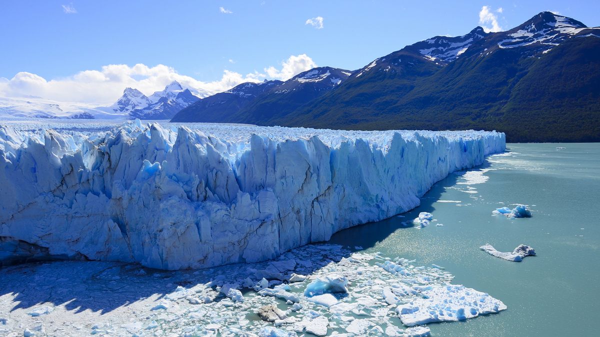 FOTO: Mohutný argentinský ledovec oteplování zatím neohrožuje